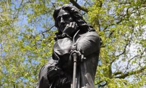 Edward Colston Statue in Bristol City Centre Has Been Toppled   Source: CC BY-SA 2.0