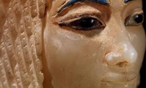 The lid of a canopic jar depicting an Egyptian queen. Source: Metropolitan Museum of Art / Public Domain.