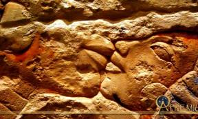 Detail of a talatat block from Amarna supposedly shows Kiya with her unnamed daughter. It is also suggested that this is Nefertiti and Meritaten; design by Anand Balaji (Photo credit: Brooklyn Museum, New York); Deriv. 