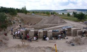 Investigators excavation the Neumark-Nord 2/2B site.