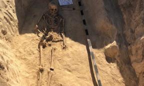  Grave of a female Scythian warrior found in Ukraine.