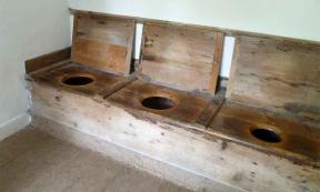 Helle’s Toilet: Three-Person Loo Seat was Unusual Medieval Status Symbol