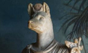 Statue of Anubis at the Gregorian Egyptian Museum. Source: Miguel Hermoso Cuesta / CC BY-SA 3.0