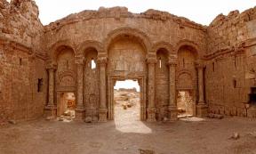 North gate of the city of Resafa, site of Hisham's palace and court. Source: Dario Bajurin / Adobe Stock