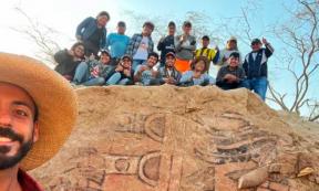Swiss archaeologist Sâm Ghavami with his team of students at the Peruvian Huaca Pintada in northern Peru. Source: Sâm Ghavami