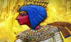  A painted relief of Ankhesenamun; design by Anand Balaji 