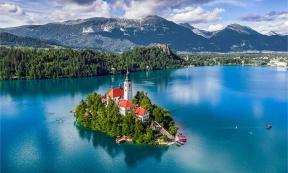 Assumption of Mary Church on Lake Bled Island, Slovenia. Source: zgphotography / Adobe Stock.
