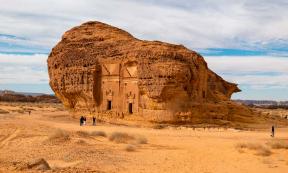 Mada'in Saleh (Al-Ḥijr & Hegra) archaeological site near Al Ula, Saudi Arabia. Source: hyserb/Adobe Stock
