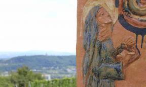 Picture of St. Hildegard near Bingen at Rhine River. Source: Philipp/Adobe Stock