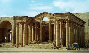 Facade of Temple (CC BY-SA 3.0)
