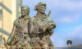 Lewis and Clark Statue in Seaside, Oregon (pngstudio / Adobe Stock)