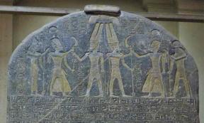 The top of the Merneptah Stele includes a carving of Merneptah receiving a sword from the god Amun, but it is the text of the stele which is most fascinating. Source: Alyssa Bivins / CC BY-SA 4.0.