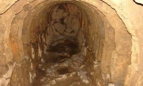 : Inside the eerie chambers of the Nekromanteion (Evilemperorzorg/CC BY-SA)