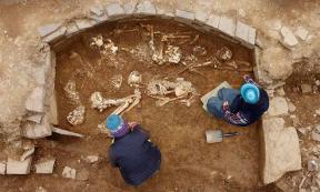 Archaeologists unearthed the remains of an exceptionally uncommon Neolithic tomb dating back 5,000 years.      Source: National Museums Scotland
