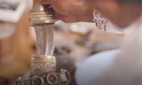 Khanjar dagger. Source: YouTube Screenshot / Great Big Story.