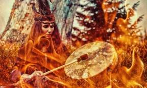 Representation of a young shaman woman.	Source: jozefklopacka/Adobe Stock