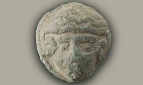 The Roman bronze plaque measures only 26-28 mm in diameter. Source: Museum Vestsjaelland