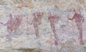 Rock art of the San people, who were among the rock artists who made petroglyphs at Kurukop. 