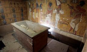 Debate Surges in Place of Discovery in Tomb of Tutankhamun