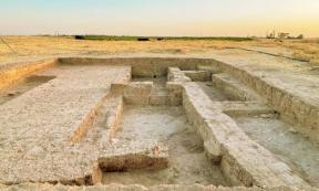 Standing mudbrick architecture from a 10 meter by 10 meter excavation in the Kurd Qaburstan lower-town palace, view to north. 