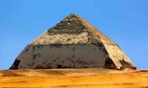 The Bent Pyramid in Dahshur, Egypt.		Source: WitR/Adobe Stock