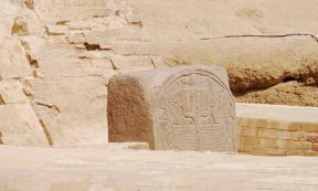 Thutmose IV’s Dream Stele standing between the front legs of the Sphinx in Giza, Egypt. Source: Claudio Caridi / Adobe Stock