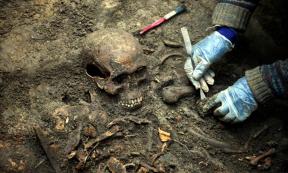 Skeleton in mass grave Durham, England