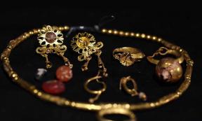 The forgotten jewelry found buried with a girl in Jerusalem. Source: Israel Antiquities Authority