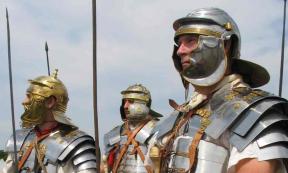 Roman armor was exceptionally well-engineered and fit for purpose, and transformed the Roman legionary into a formidable fighter. Source: Caligula10’s wife / CC BY-SA 3.0