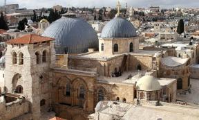  Church of the Holy Sepulchre in Jerusalem.