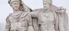 Cropped image of the sculpture of Agrippina crowning her young son Nero.	Source: Carlos Delgado/CC BY-SA 3.0