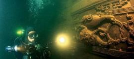 A diver rediscovers the opulent Lion City in China