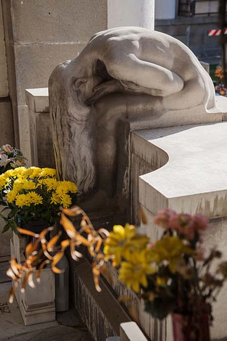A woman weeps in despair, Monumental Cemetery of Staglieno